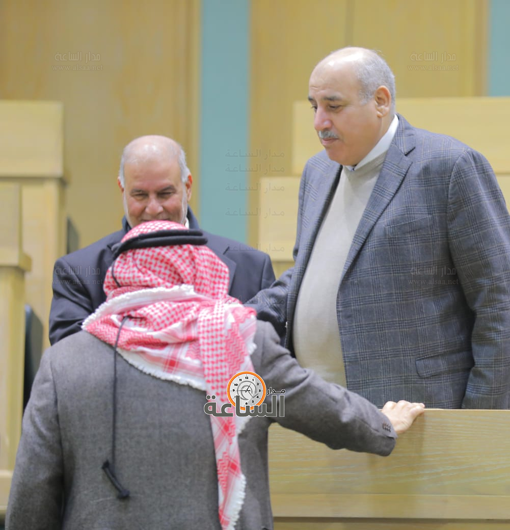 Madar Al-Saa Images 0.18104172186637468