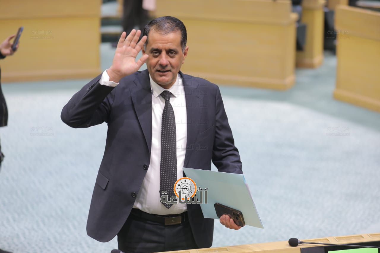 Madar Al-Saa Images 0.512502863338544