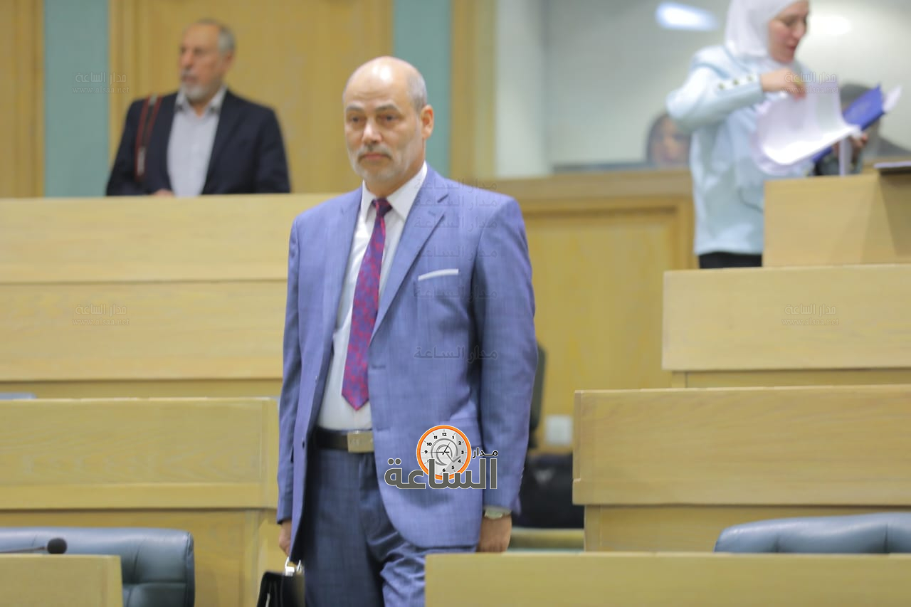 Madar Al-Saa Images 0.04063542406239562