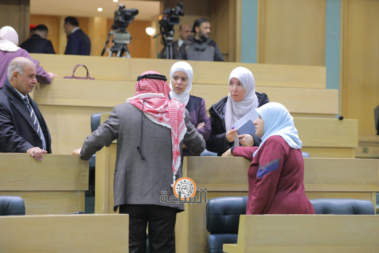 Madar Al-Saa Images 0.5927376555494988