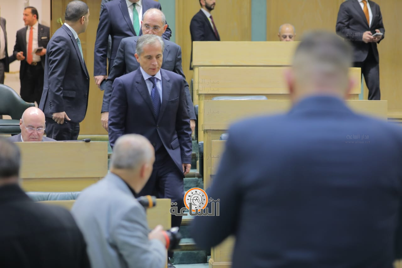 Madar Al-Saa Images 0.7462152435227372