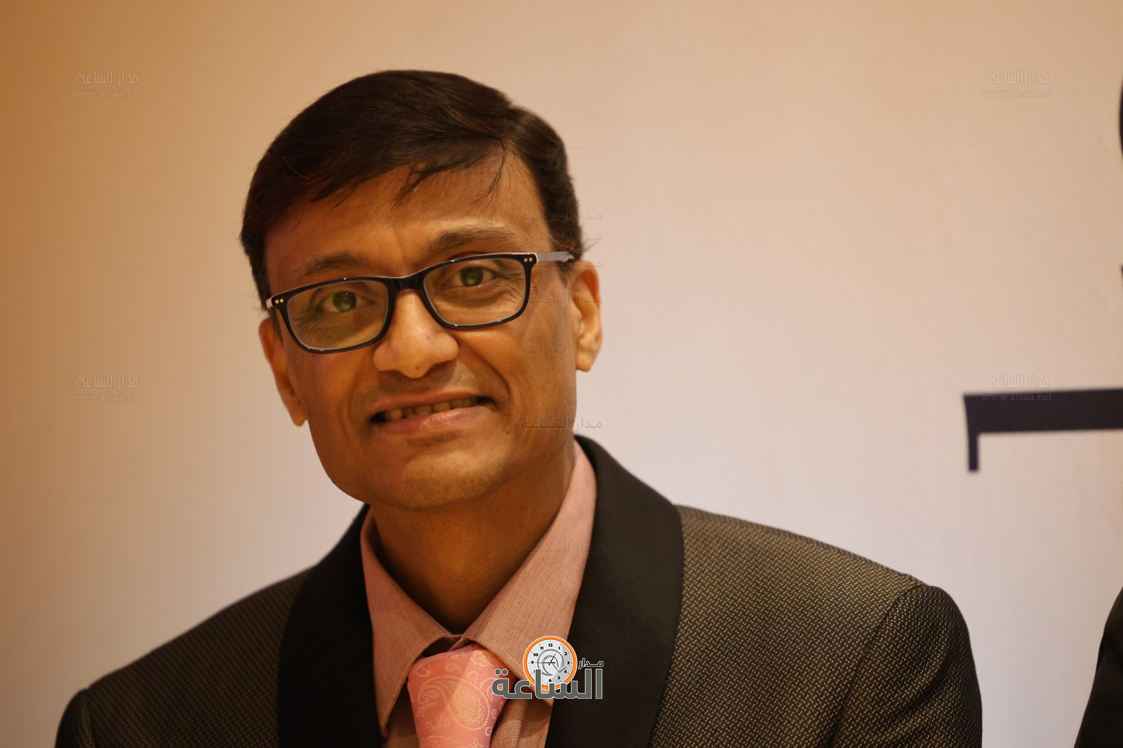 Madar Al-Saa Images 0.3956609239990374