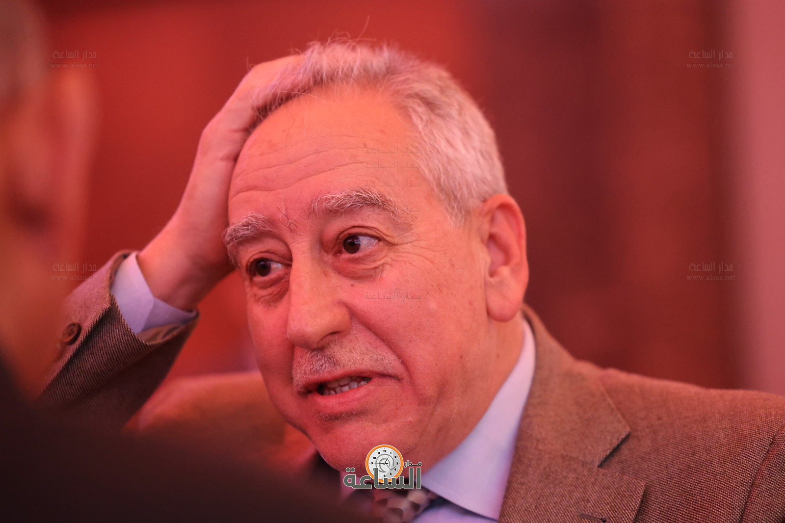 Madar Al-Saa Images 0.4855648984133676