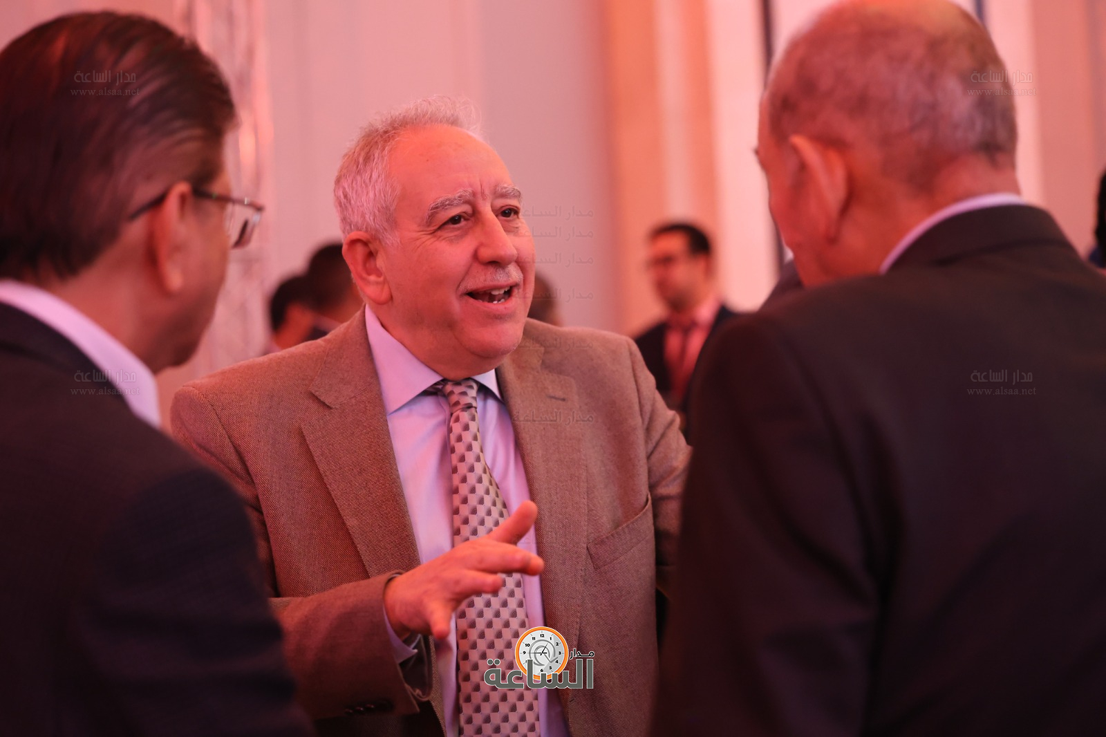 Madar Al-Saa Images 0.9541455750608183