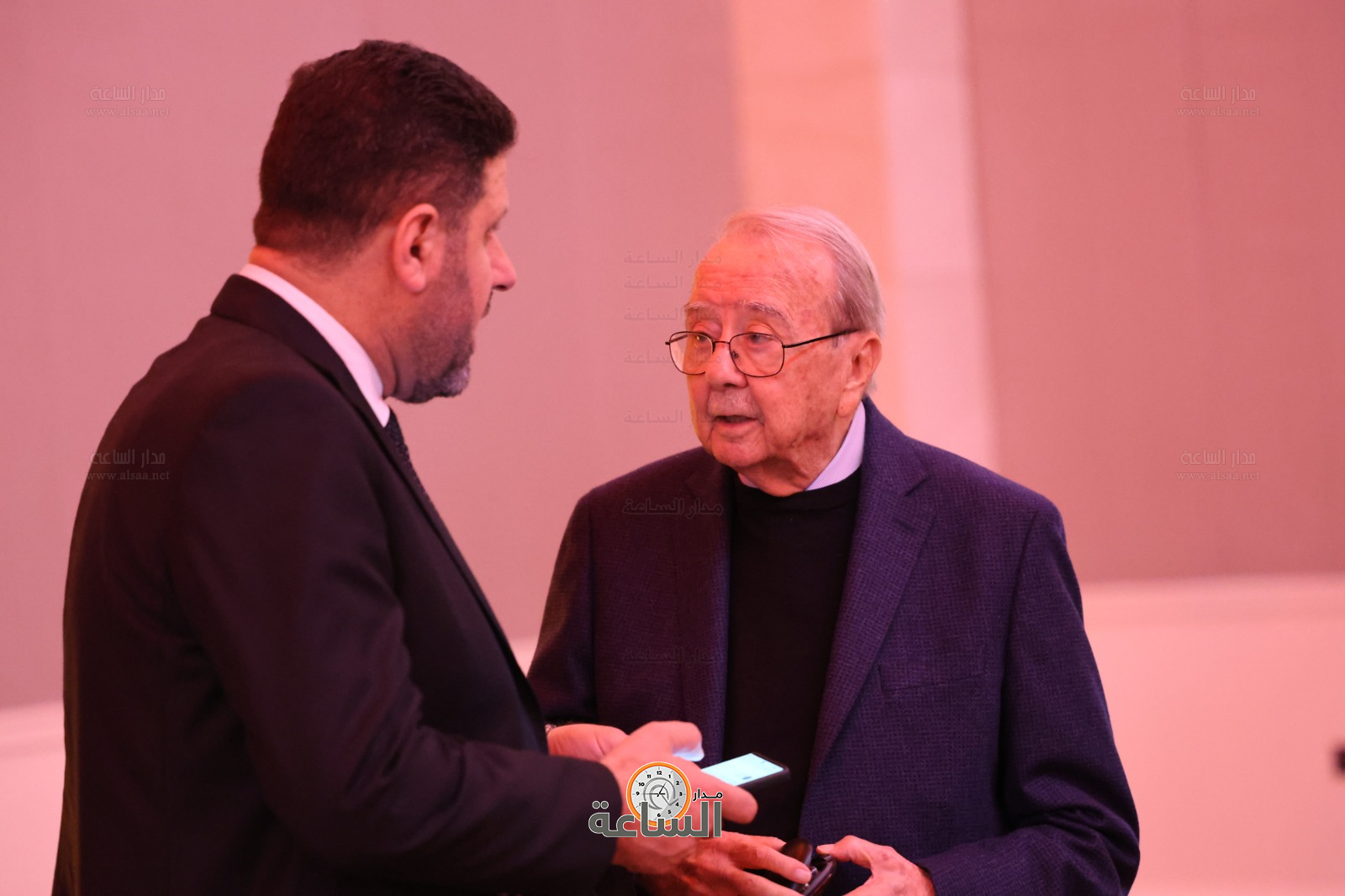 Madar Al-Saa Images 0.4378332120108892