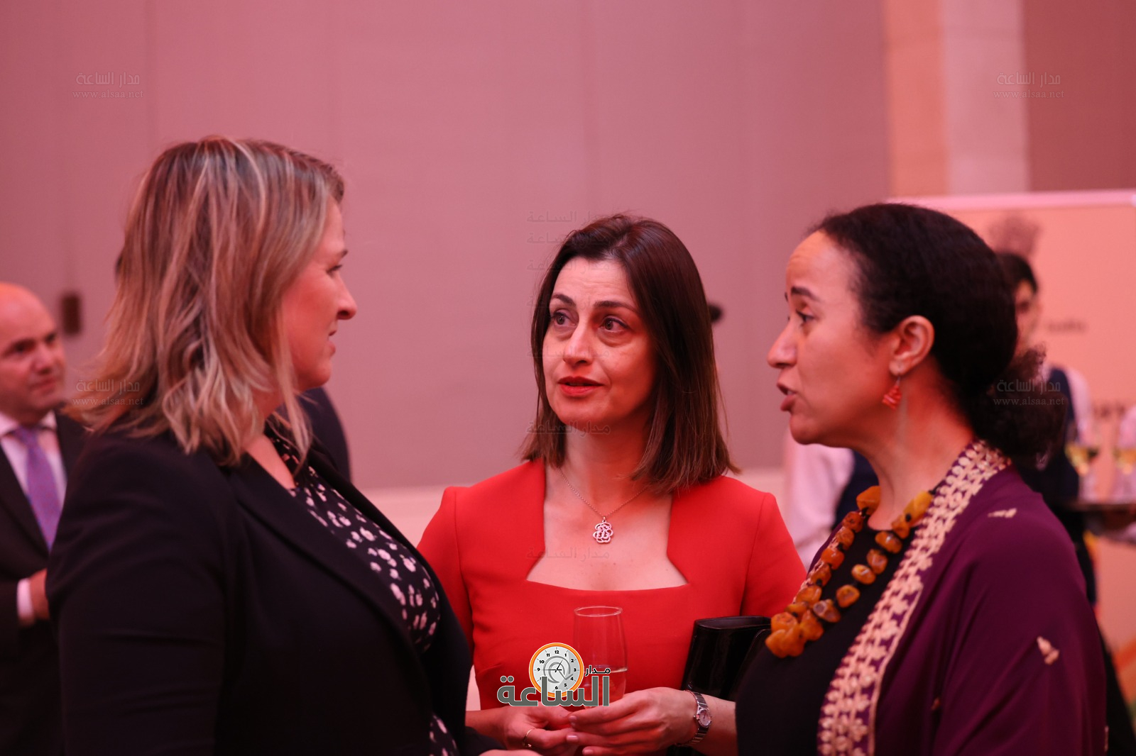 Madar Al-Saa Images 0.5795582690256416