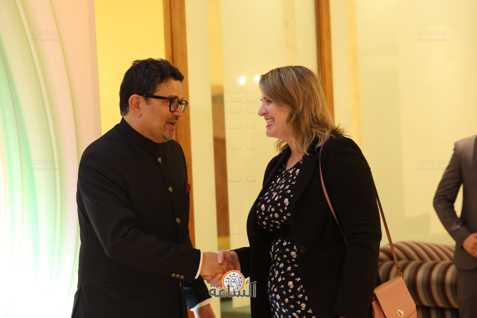 Madar Al-Saa Images 0.8955610408741639