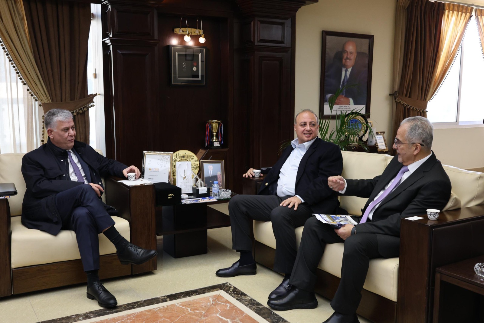 Madar Al-Saa Images 0.7824110490896008