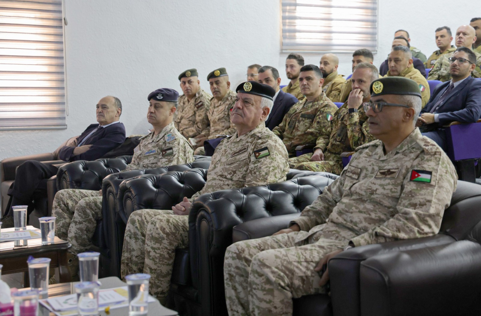 Madar Al-Saa Images 0.39273267862488814