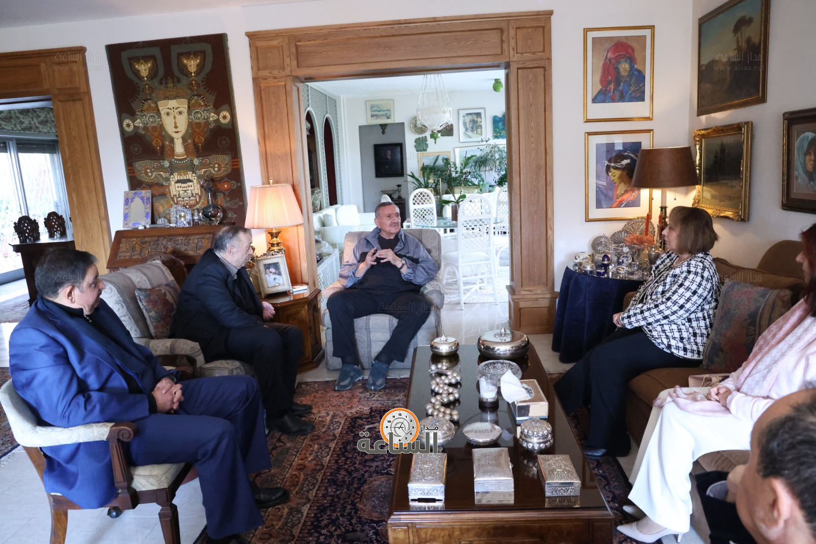 Madar Al-Saa Images 0.9250029354888996