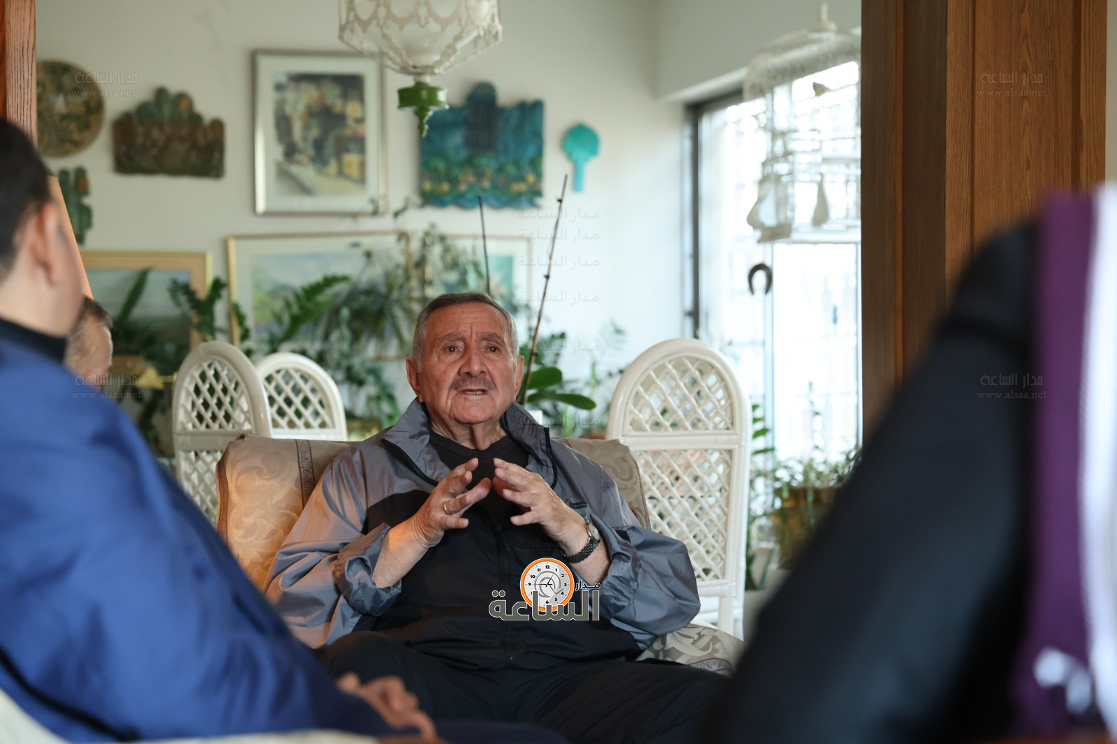 Madar Al-Saa Images 0.548477930920529