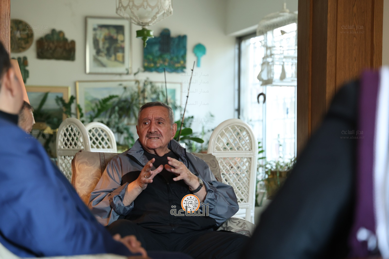 Madar Al-Saa Images 0.41888359693356736