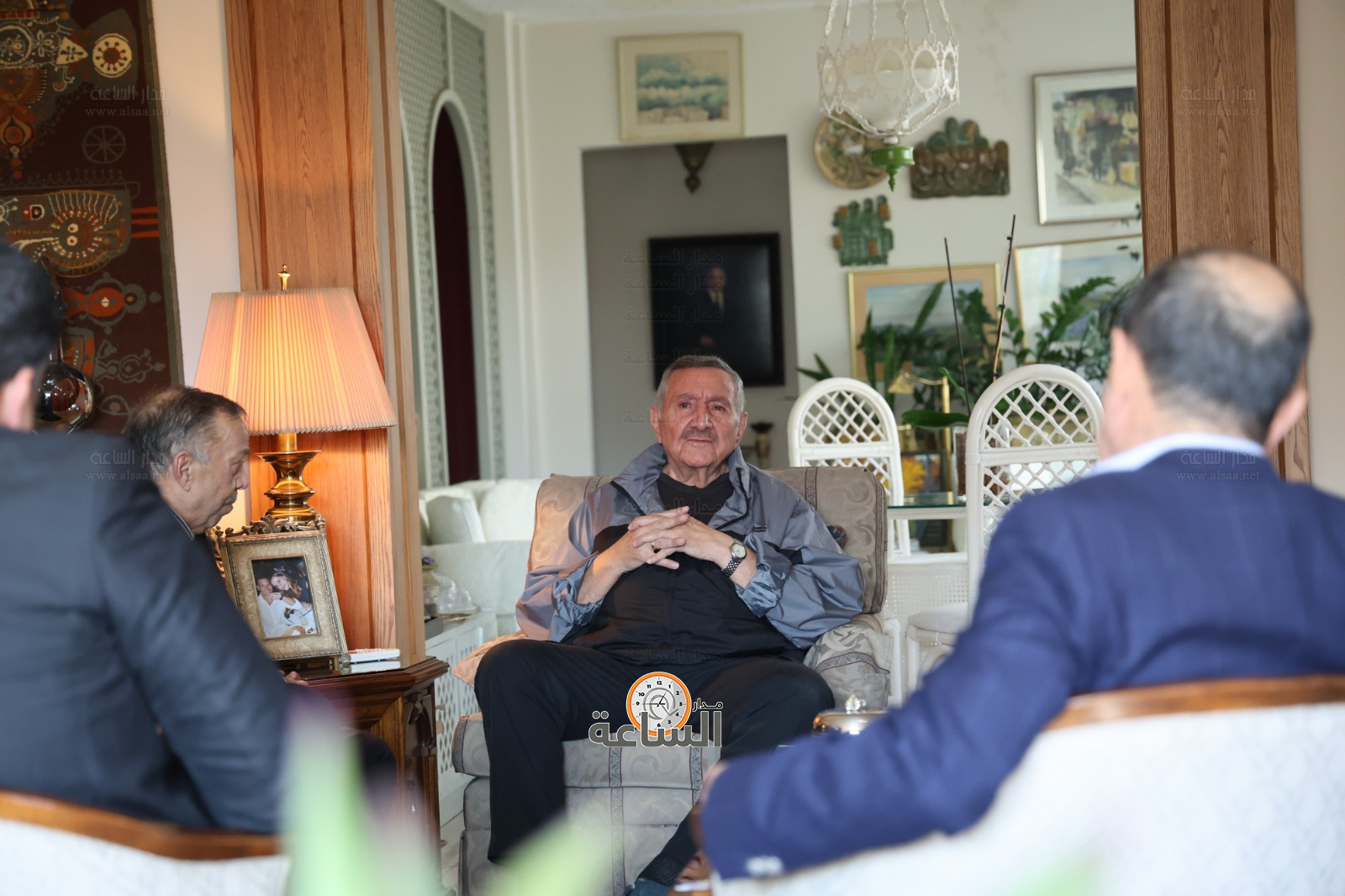 Madar Al-Saa Images 0.6109624482824314