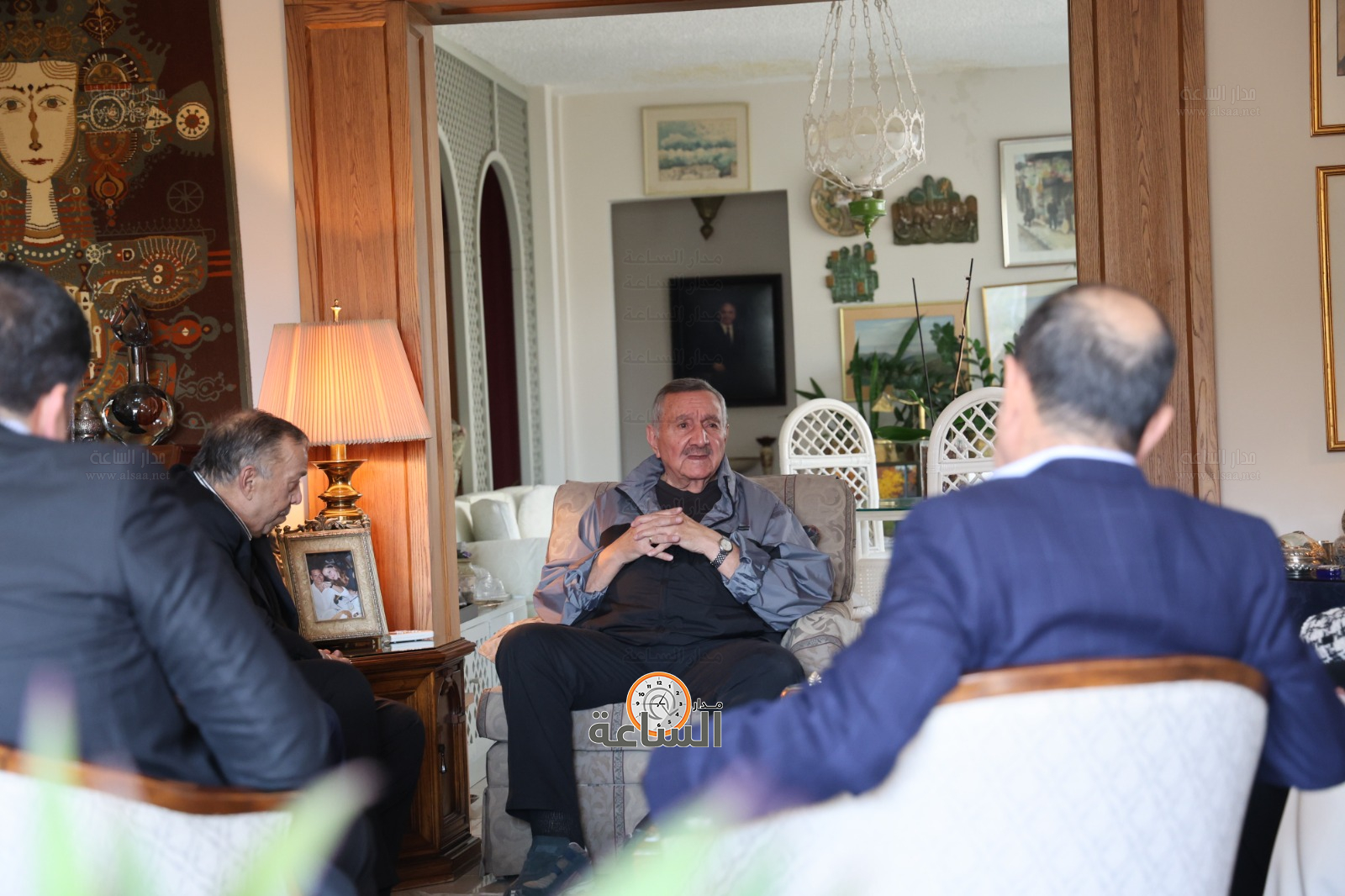 Madar Al-Saa Images 0.448470416299549