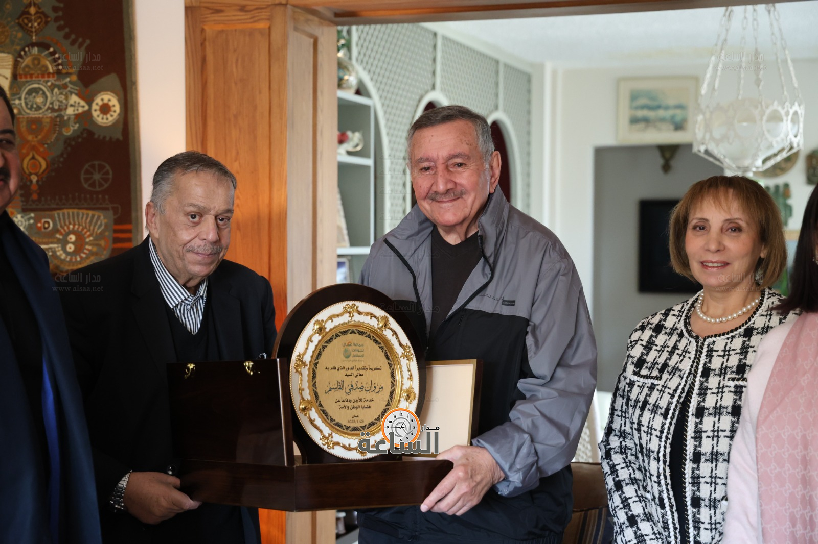 Madar Al-Saa Images 0.9738617421211719