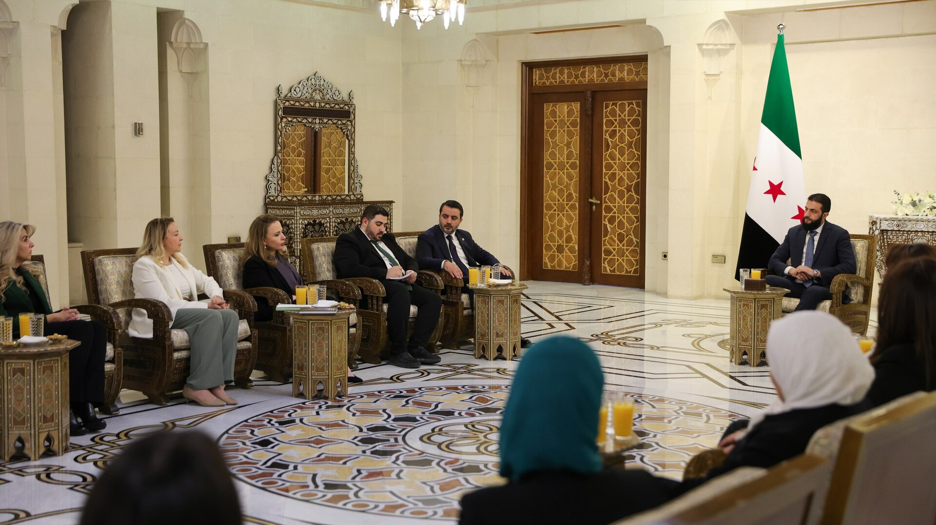 Madar Al-Saa Images 0.9894677564824441