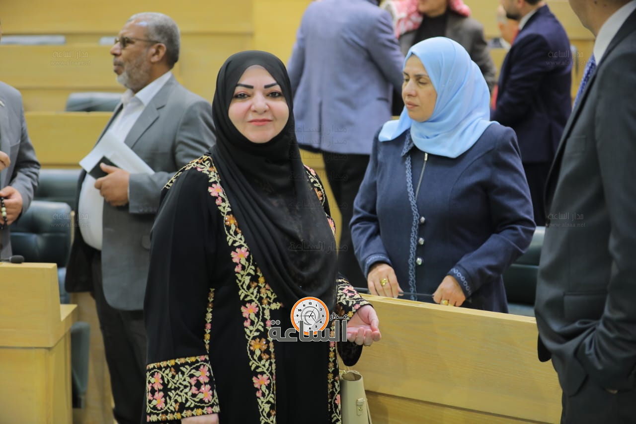 Madar Al-Saa Images 0.5864717354620625