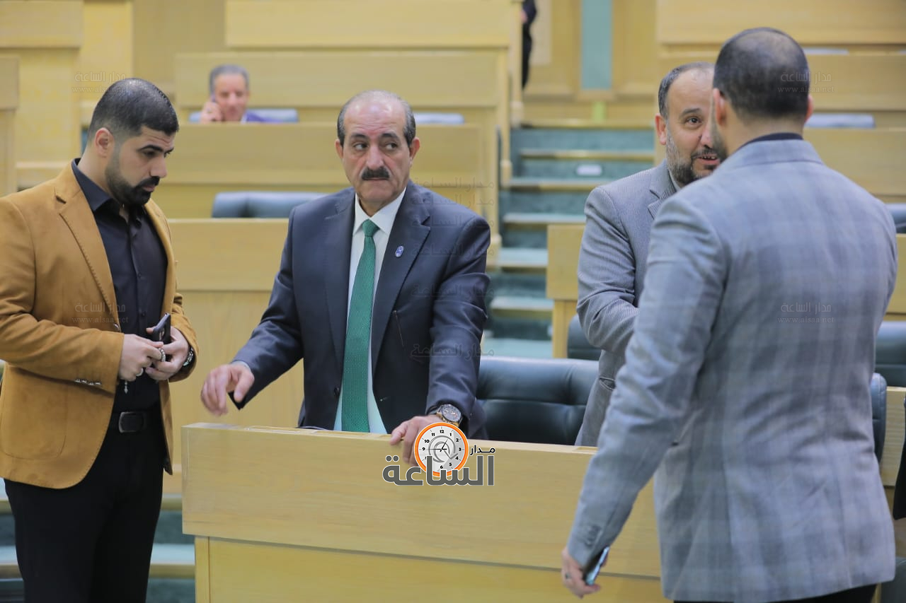 Madar Al-Saa Images 0.35878207960913433