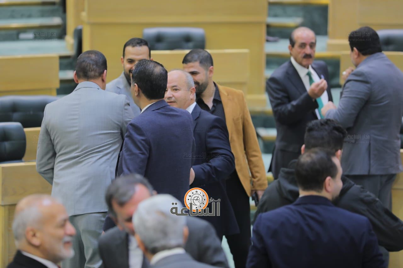 Madar Al-Saa Images 0.17661722960081927