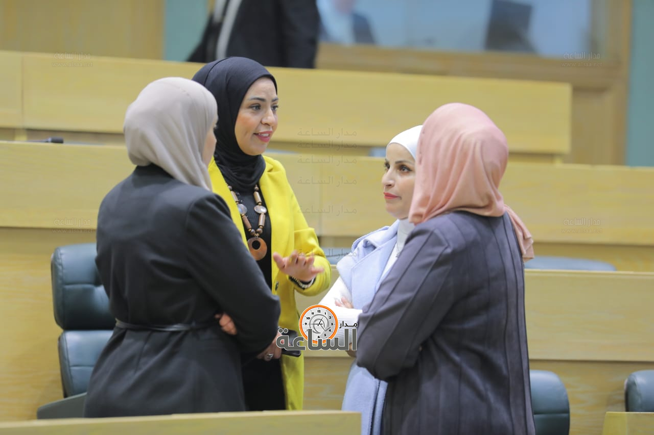 Madar Al-Saa Images 0.2128409077856086