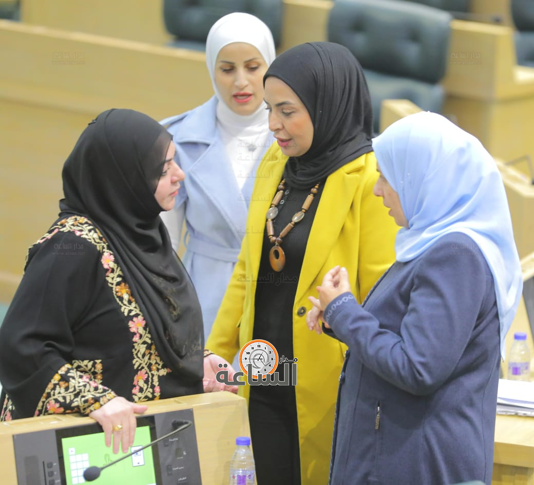 Madar Al-Saa Images 0.46457748460055237