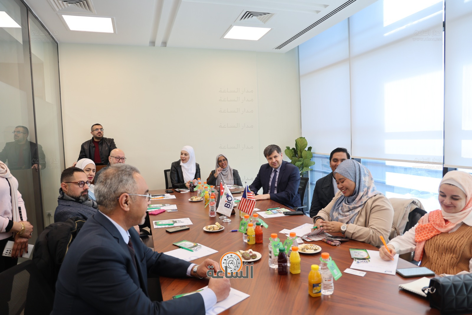 Madar Al-Saa Images 0.9754451459407638