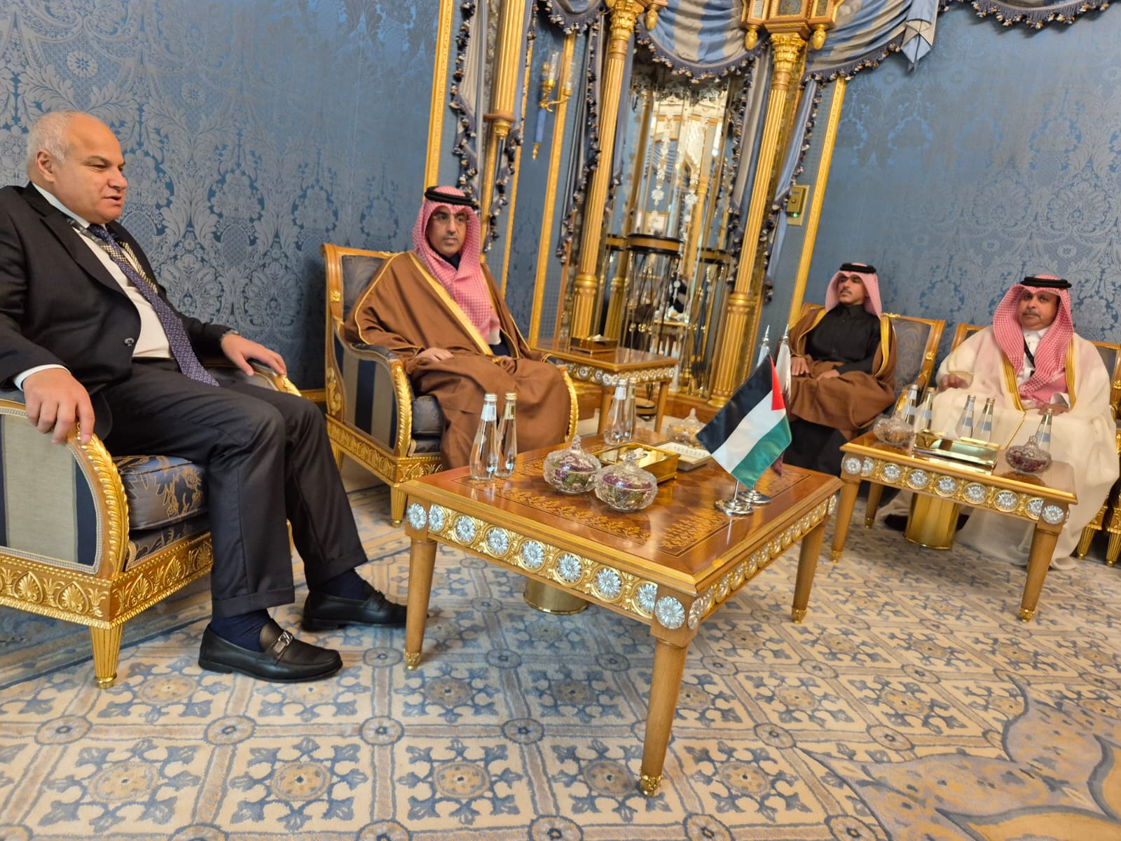 Madar Al-Saa Images 0.7822244033734111