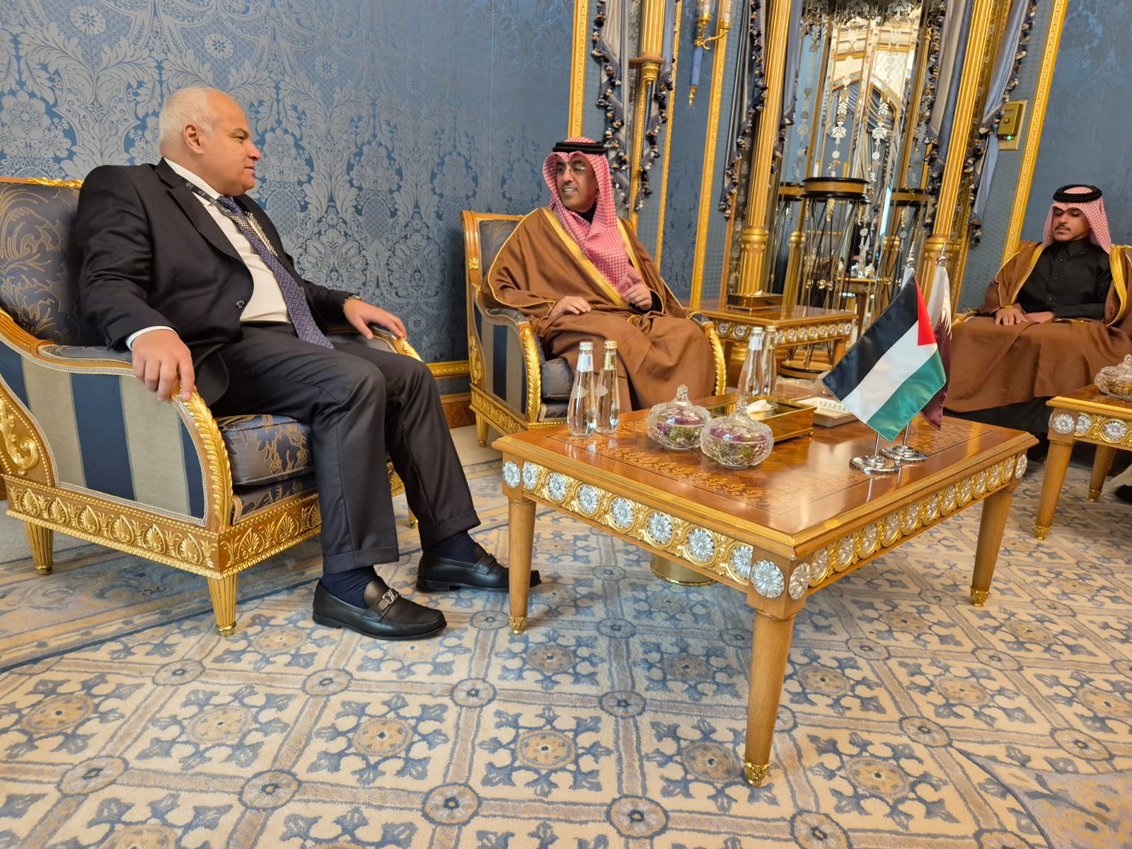 Madar Al-Saa Images 0.9917442783570811