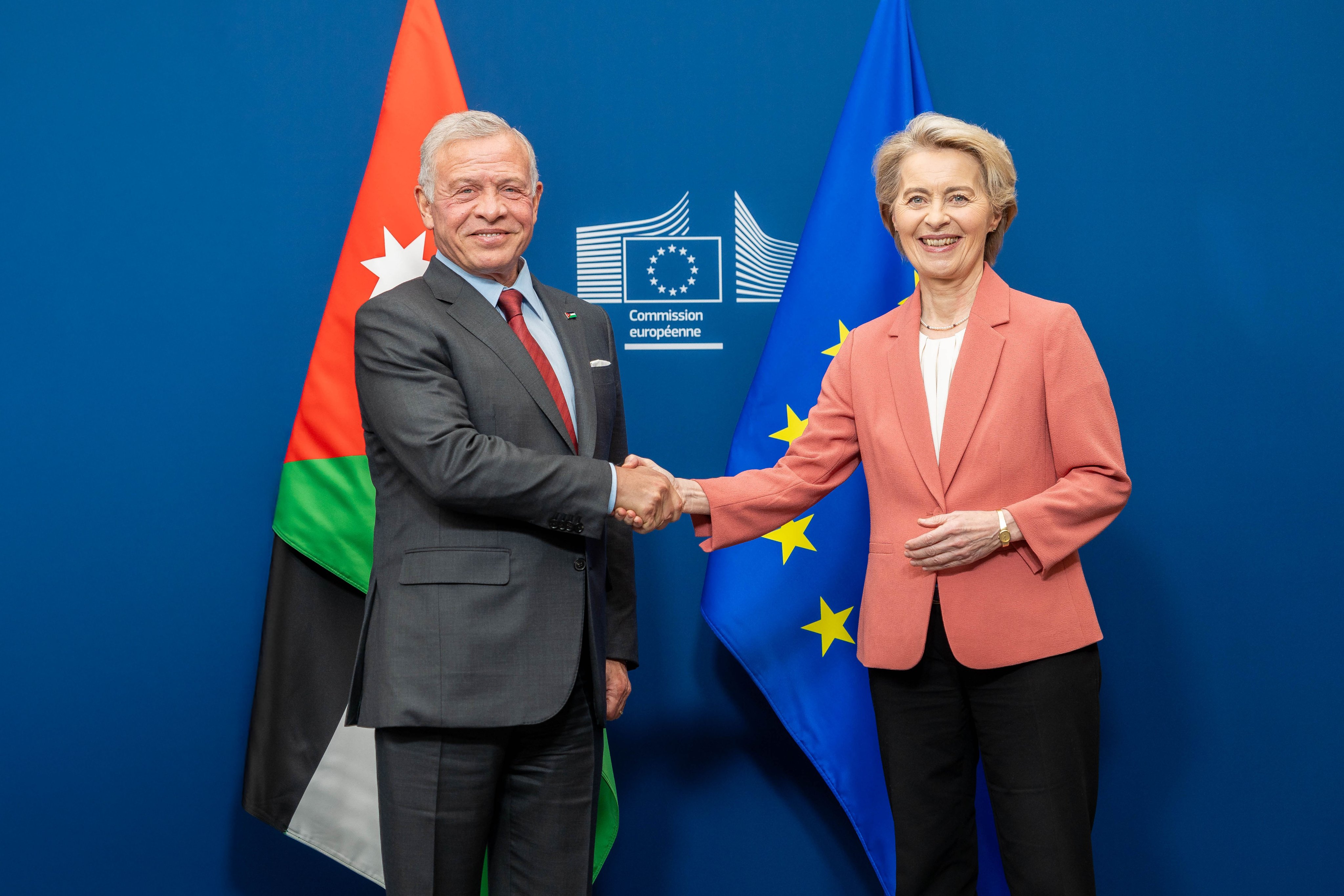 Madar Al-Saa Images 0.6506810562149674