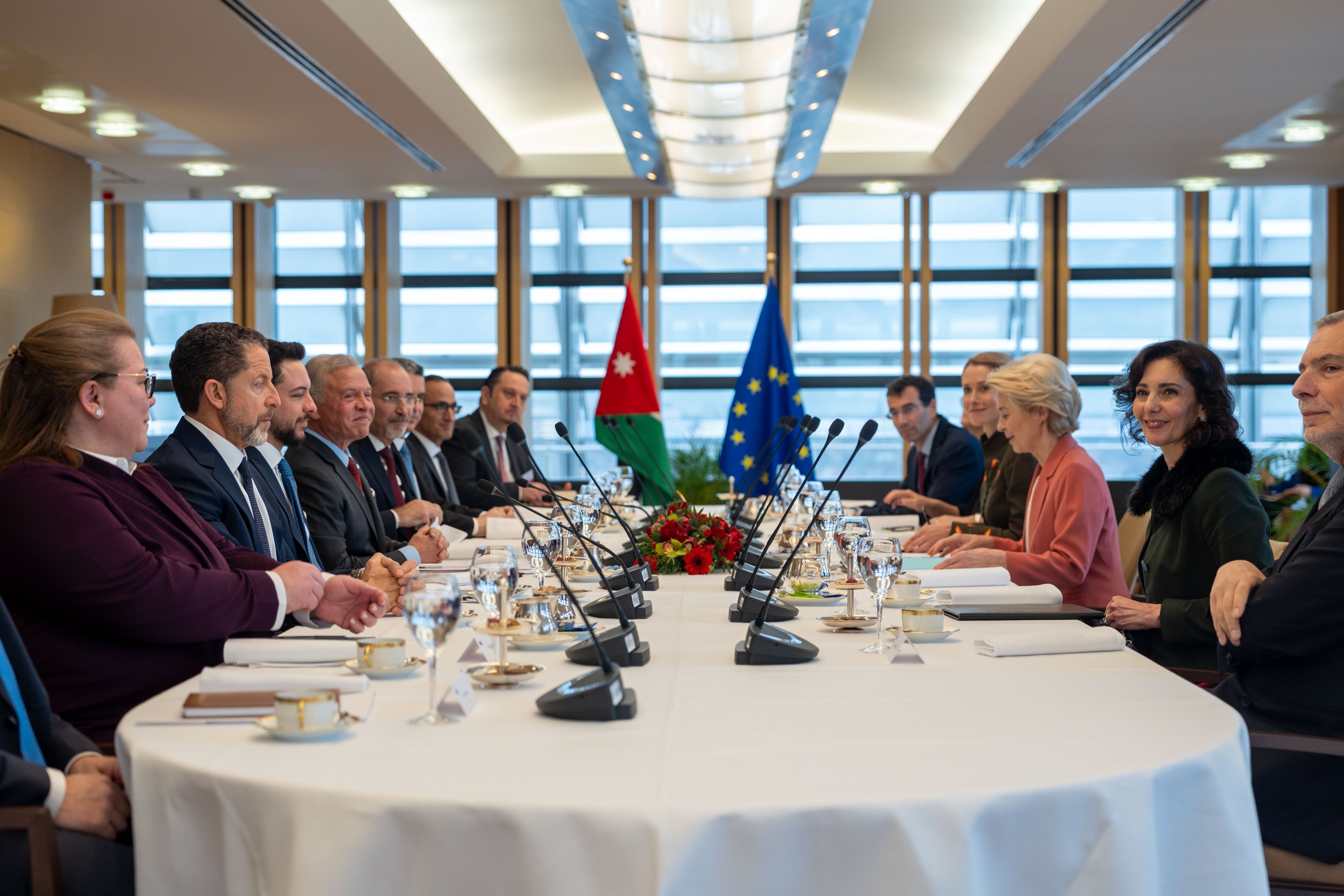 Madar Al-Saa Images 0.892296854144585