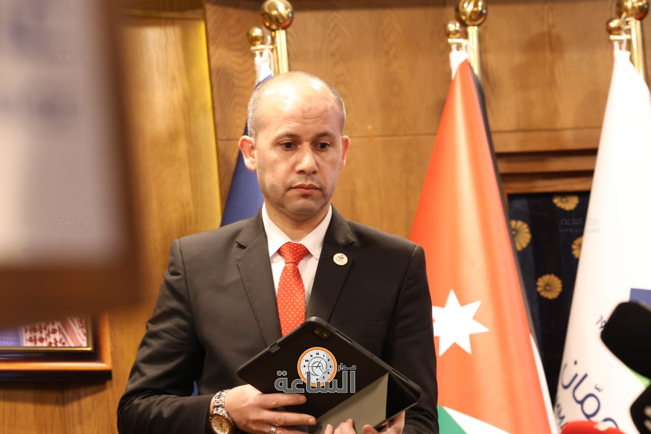 Madar Al-Saa Images 0.735079018124978