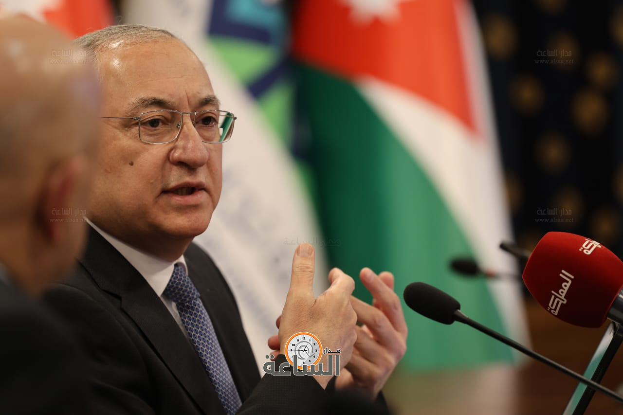 Madar Al-Saa Images 0.6374887456858236