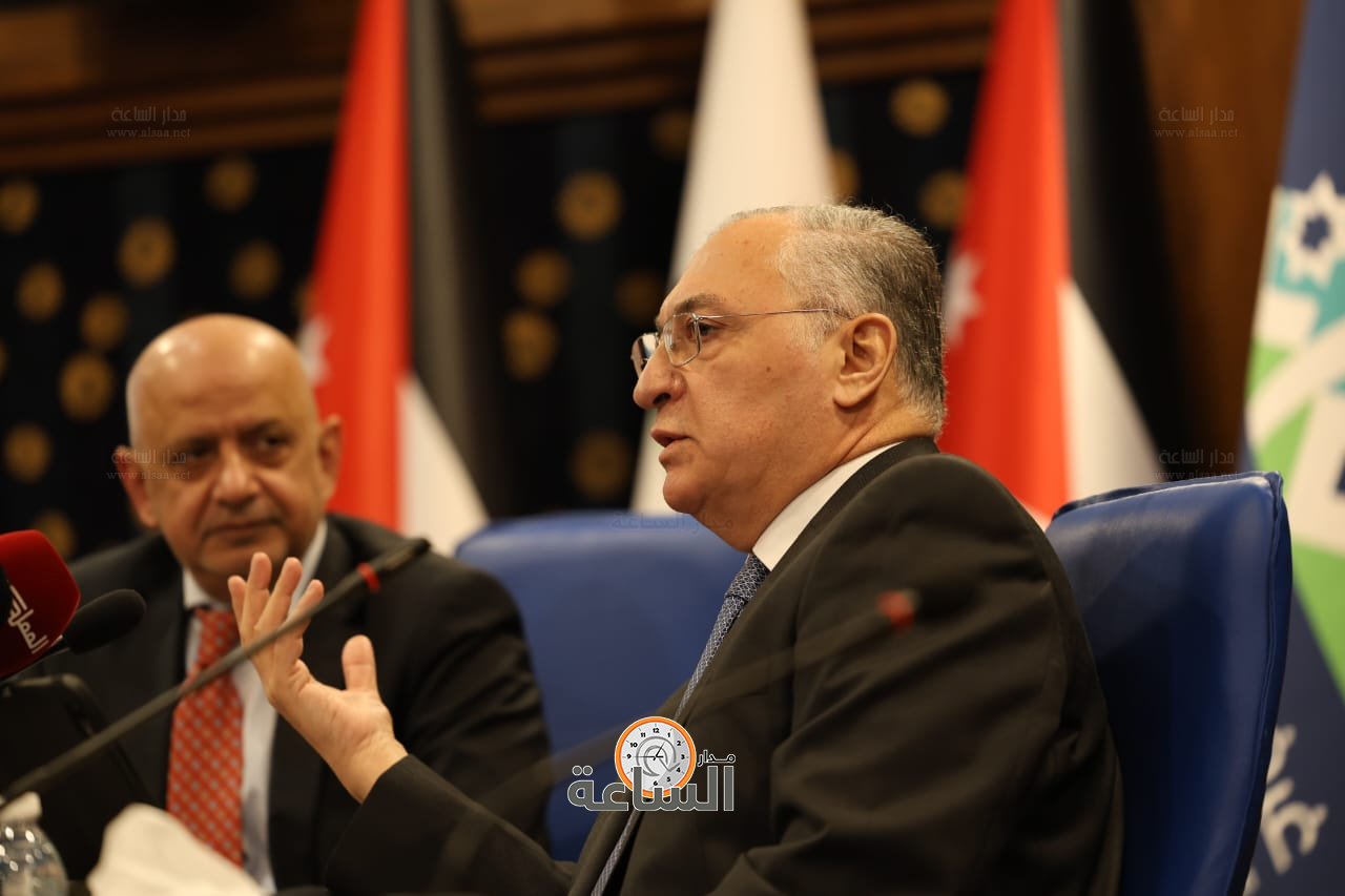 Madar Al-Saa Images 0.9595809341649362