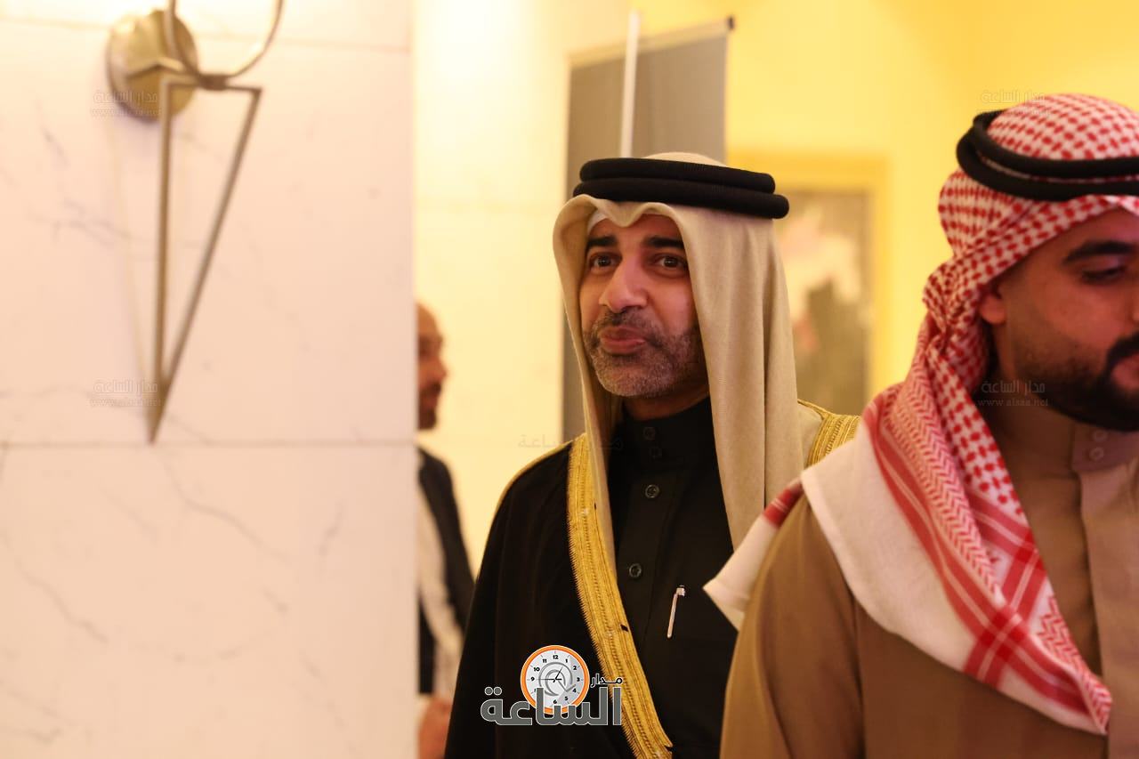 Madar Al-Saa Images 0.38121537326335075