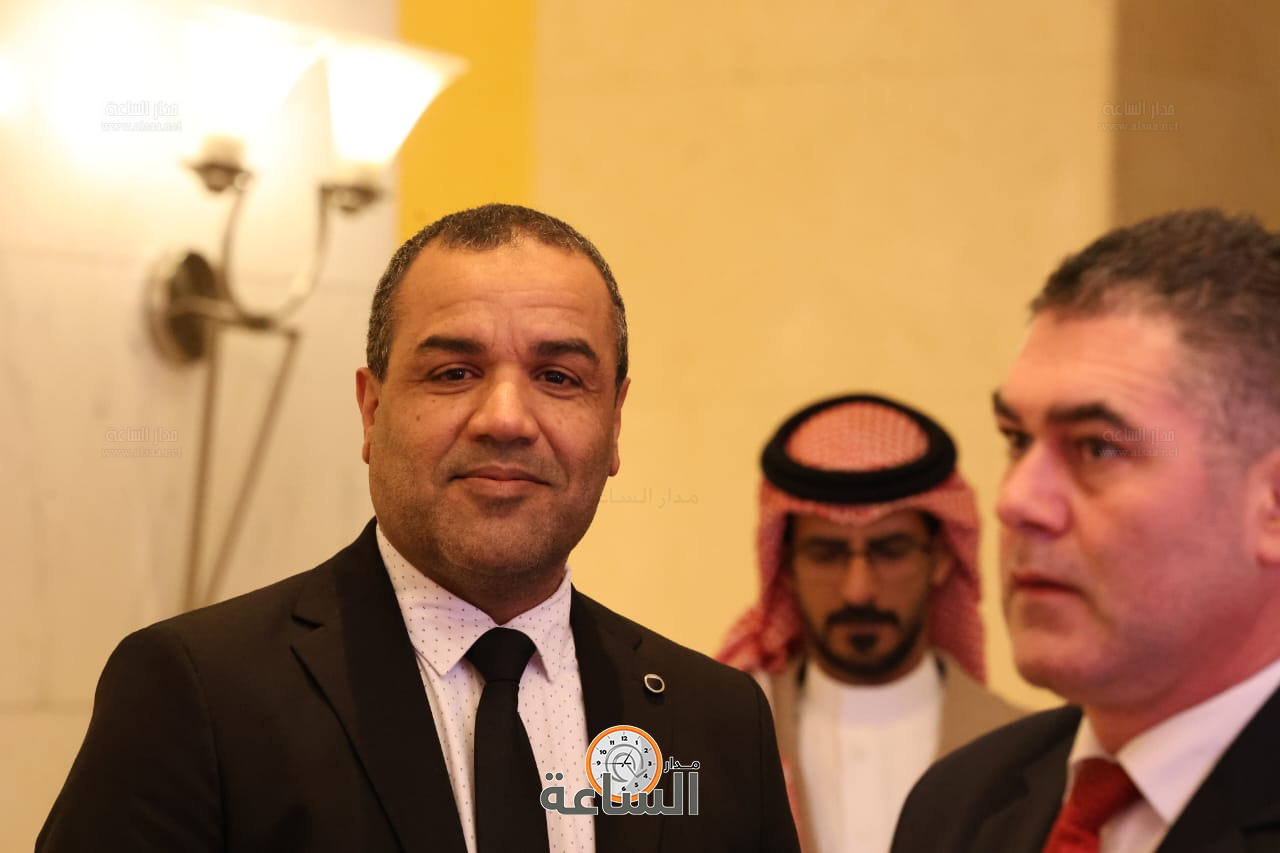 Madar Al-Saa Images 0.6021522537000275