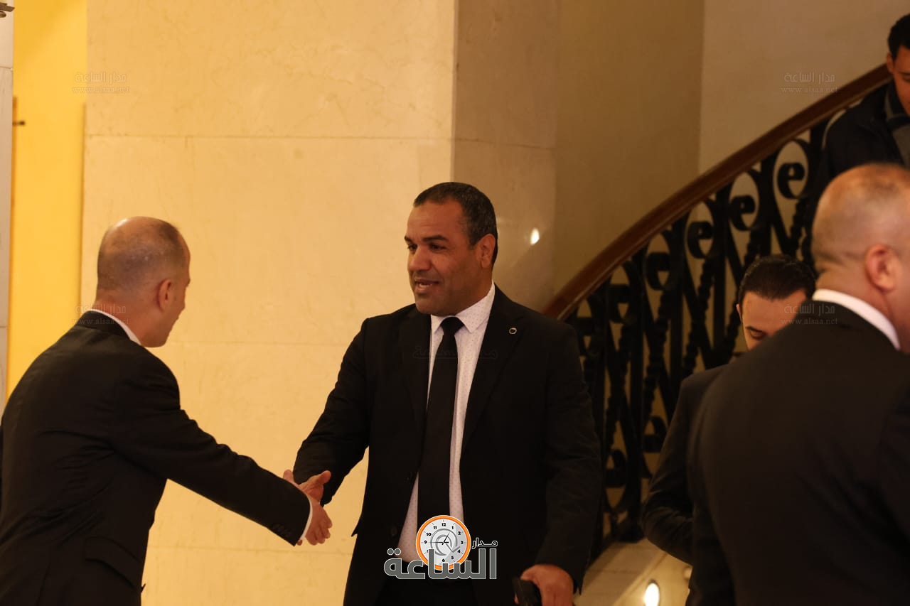 Madar Al-Saa Images 0.3754867060432585