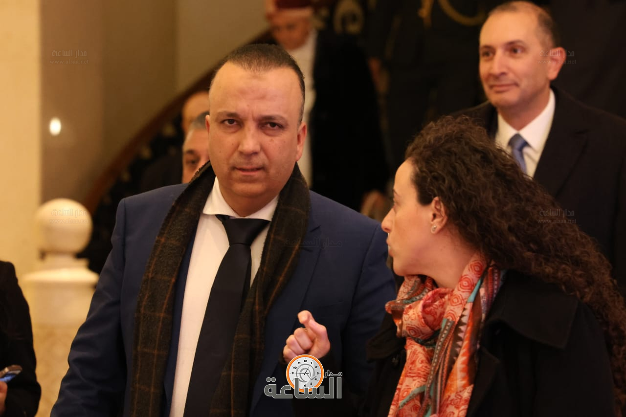 Madar Al-Saa Images 0.08182376358960775