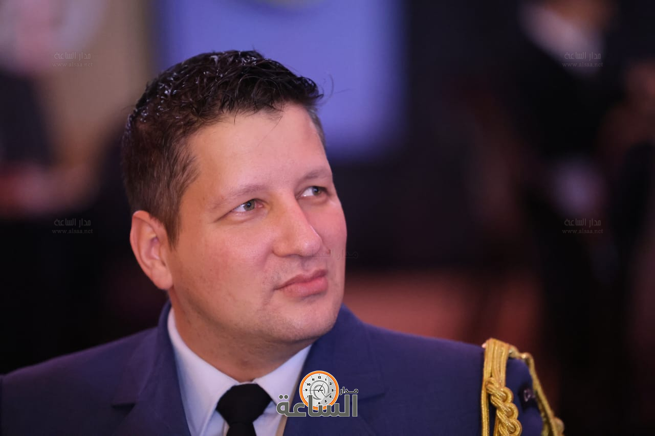 Madar Al-Saa Images 0.8194397353328979