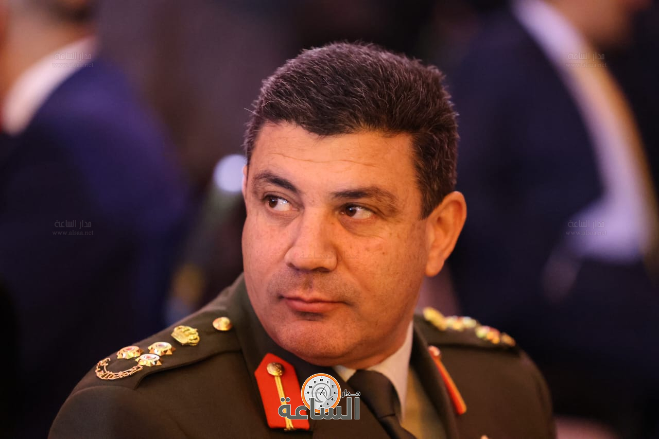 Madar Al-Saa Images 0.22461657830418869