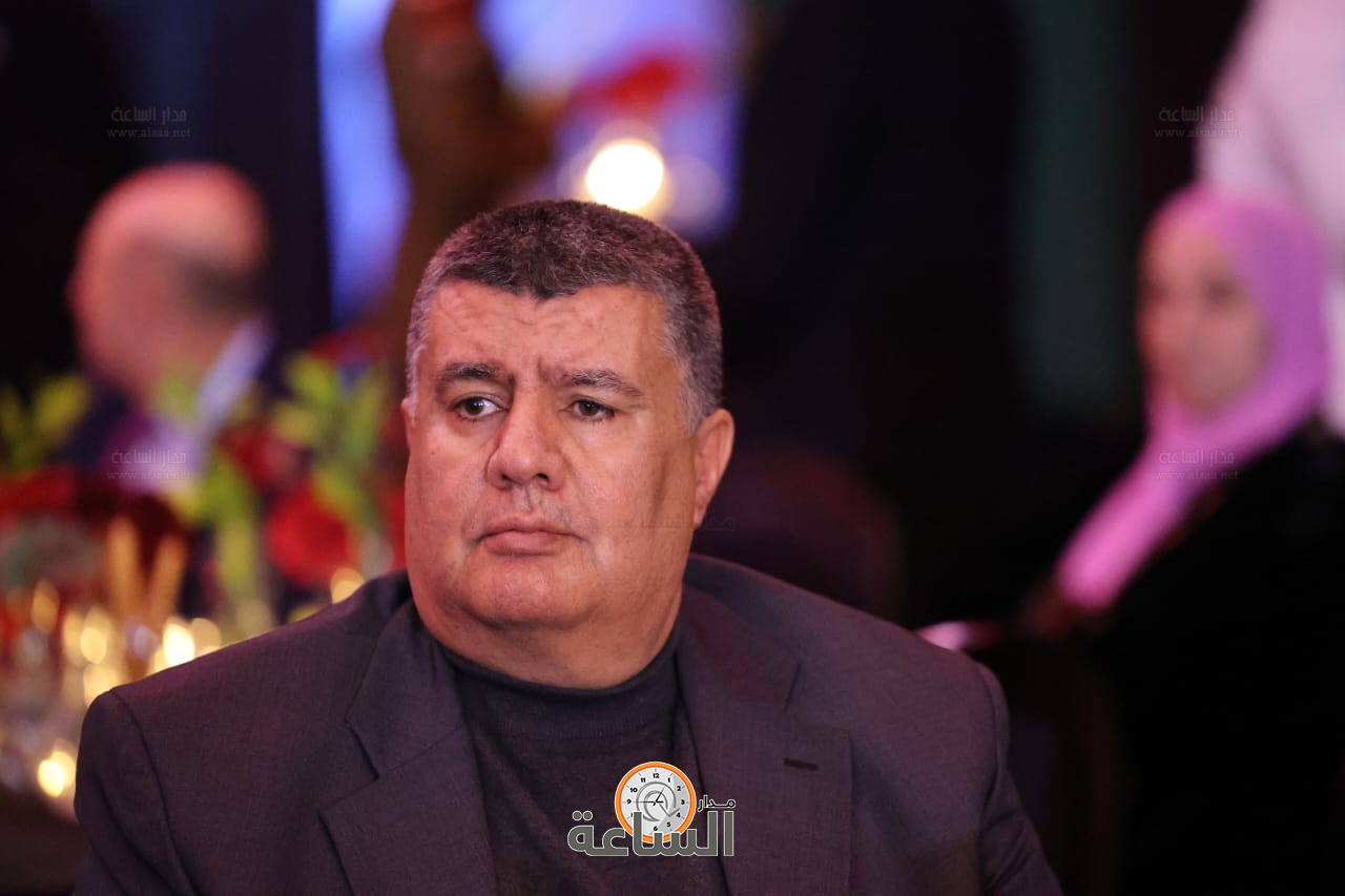 Madar Al-Saa Images 0.9921228684080396