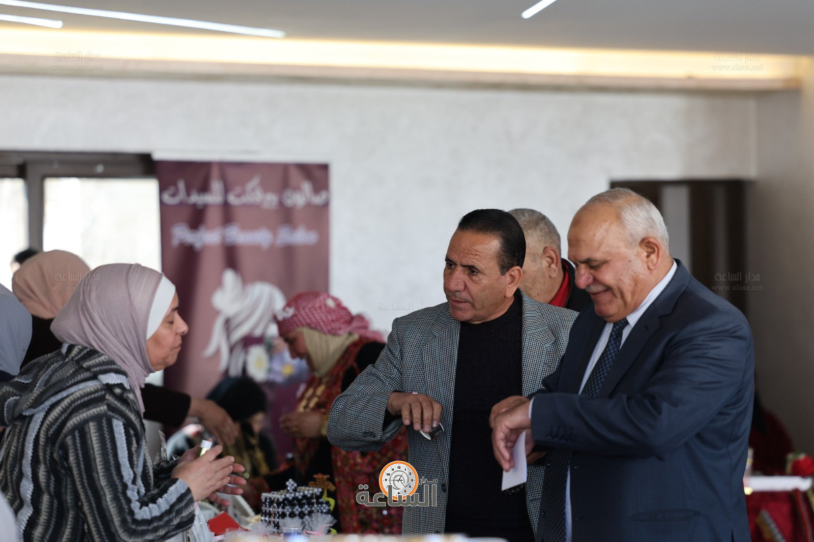 Madar Al-Saa Images 0.4909775642094725