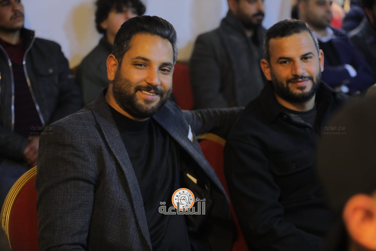 Madar Al-Saa Images 0.03842119602549521