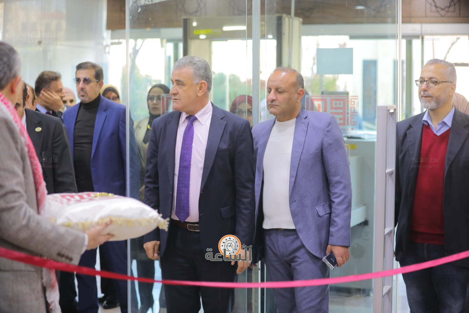 Madar Al-Saa Images 0.9783334208287233