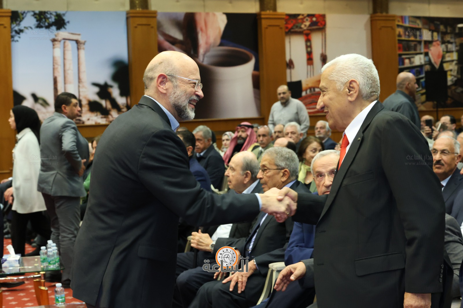 Madar Al-Saa Images 0.37435715303795947