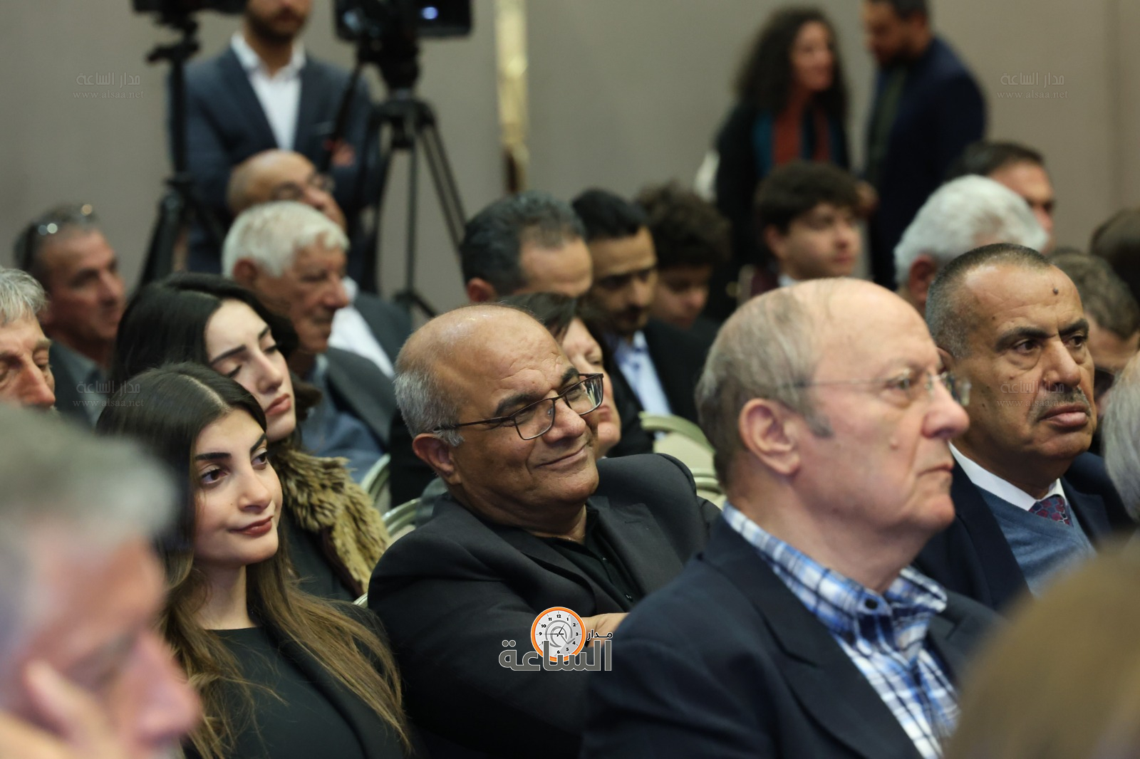 Madar Al-Saa Images 0.3723227026589184