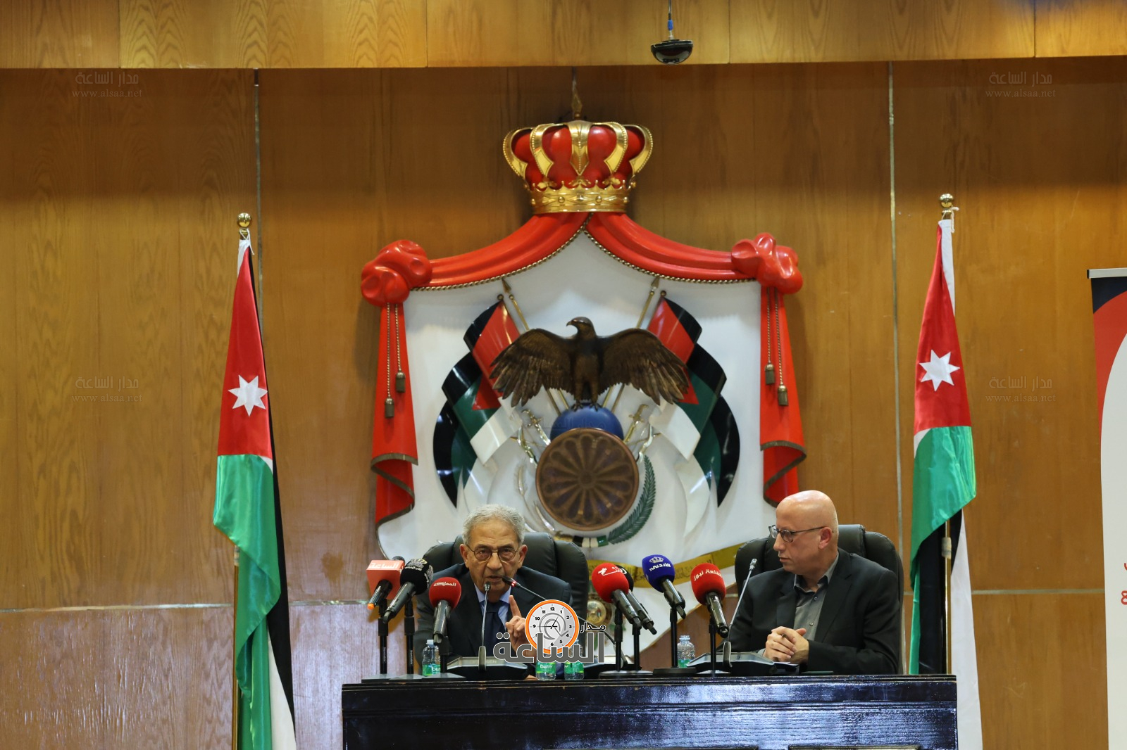 Madar Al-Saa Images 0.4861778616420791