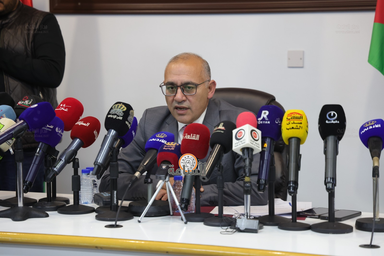 Madar Al-Saa Images 0.5494018101861187