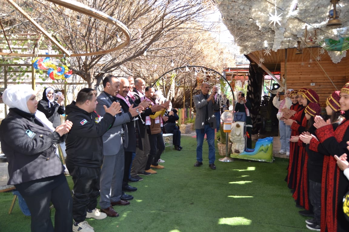 Madar Al-Saa Images 0.6446590725078636