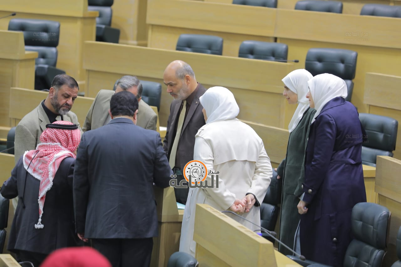 Madar Al-Saa Images 0.07373357330585217