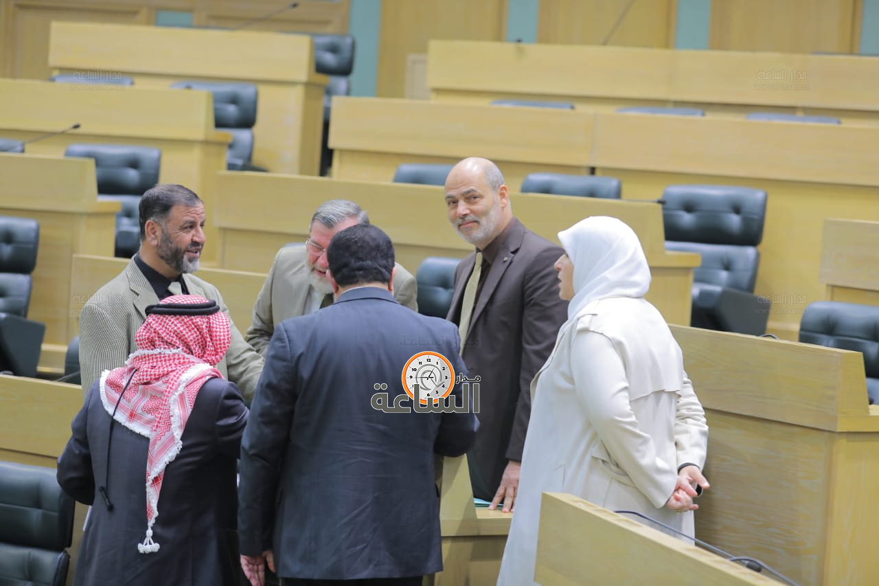 Madar Al-Saa Images 0.19347612322595764